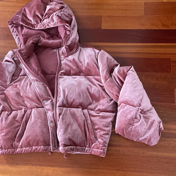 Alo Puffer Jacket - Picture 2 of 7